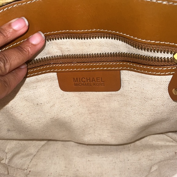 Michael Kors Santorini Tote - Picture 6 of 7